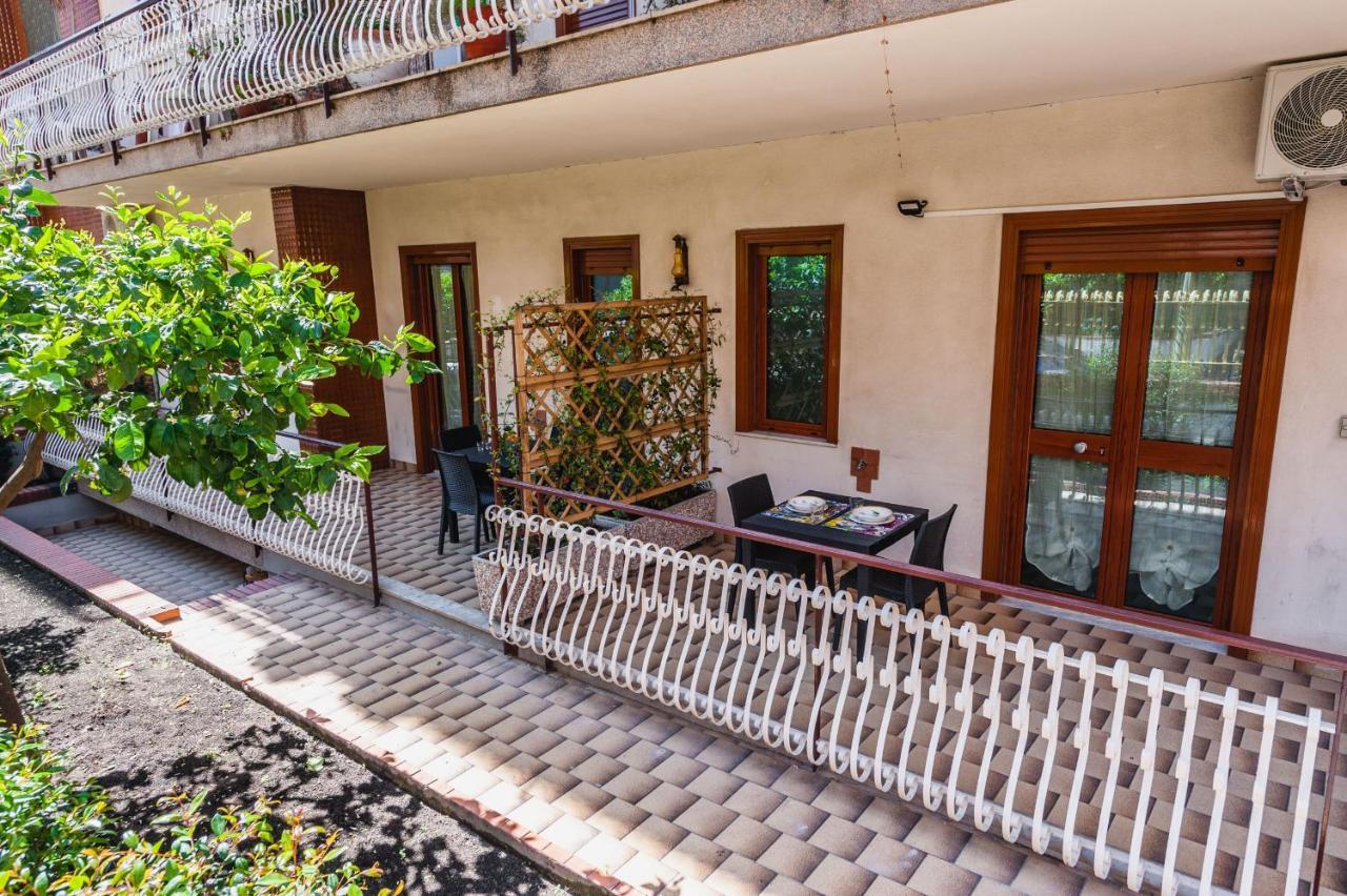 Lemon Tree Apartments By Wonderful Italy Джардини Наксос Екстериор снимка